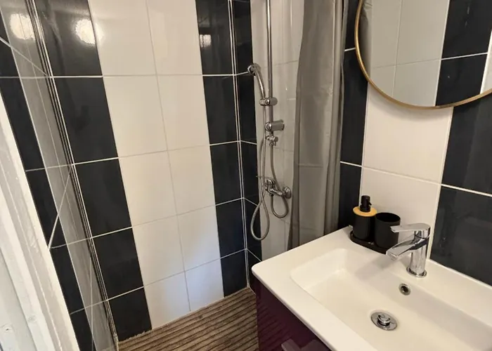 Le Cosy Mirande * ディジョン